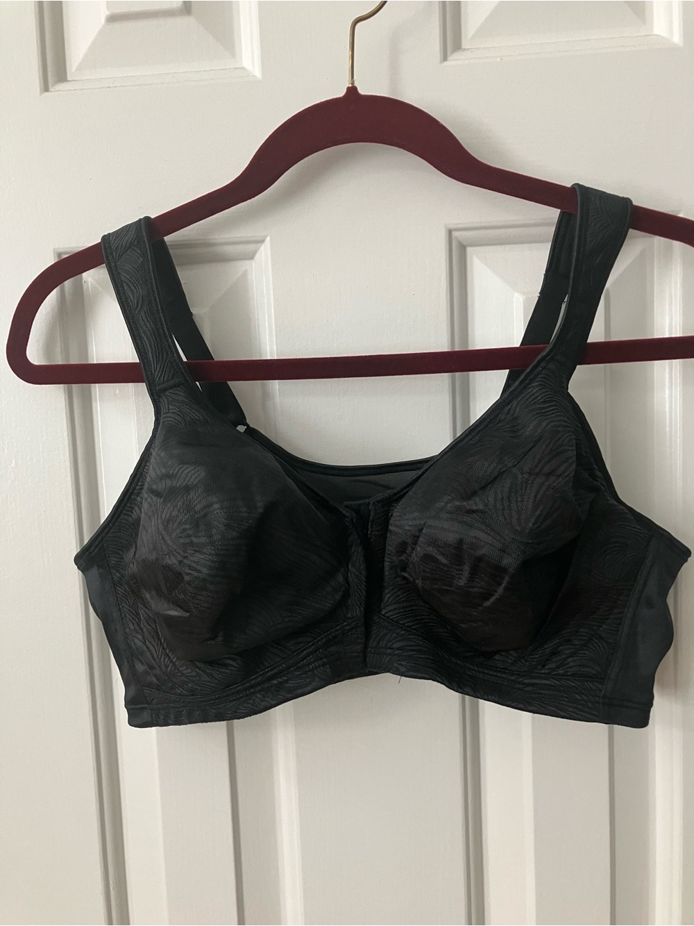 Playtex Black Wireless Full Coverage Comfort Bra with Subtle Texture